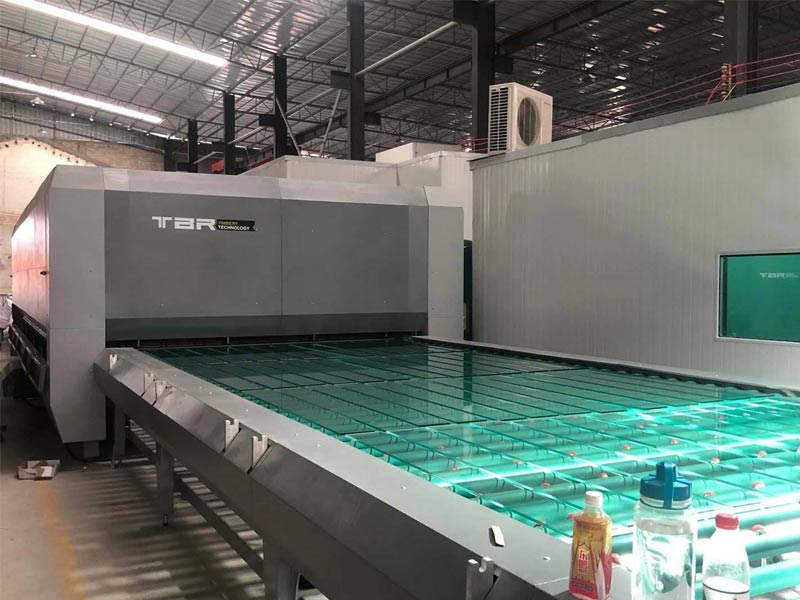 山市远博玻璃有限公司：TG2460（3.3mm满栅）第二台钢化生产线顺利投产